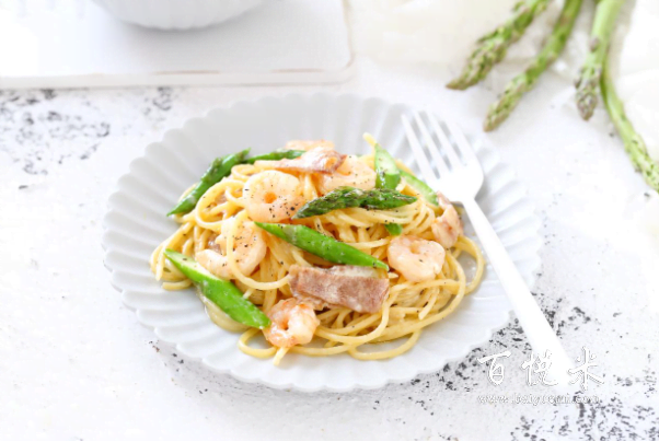 西餐料理在家輕松做，奶香濃郁、味道鮮美，一盤(pán)都不夠吃